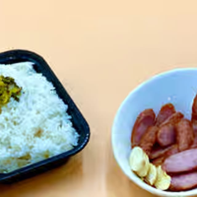 B05. Taiwanese Sausage Bento 臺灣香腸便當.