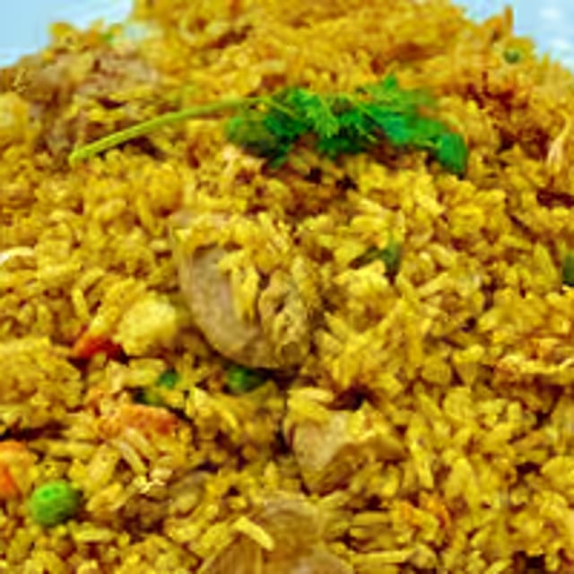 B19. Curry Chicken Fried Rice 咖哩雞炒飯.